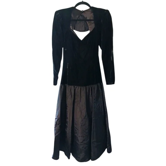 Gunne Sax Dresses | Vintage Gunne Sax By Jessica Mcclintock Velvet & Taffeta Dress Black Size 5 | Color: Black | Size: 5j | Vampin_Vintage's Closet Gunne Sax Dresses | Vintage Gunne Sax By Jessica Mcclintock Velvet & Taffeta Dress Black Size 5 | Color: Black | Size: 5j | Vampin_Vintage's Closet